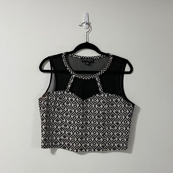 Forever 21 Black & White Cropped Tank Top | 1X - Picture 2 of 7
